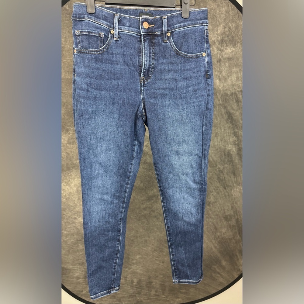 Express Dark Wash Skinny Jeans / Size 6 Short / Mid Rise Stretch